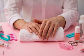 Emerald Express Manicure (30 Mins)