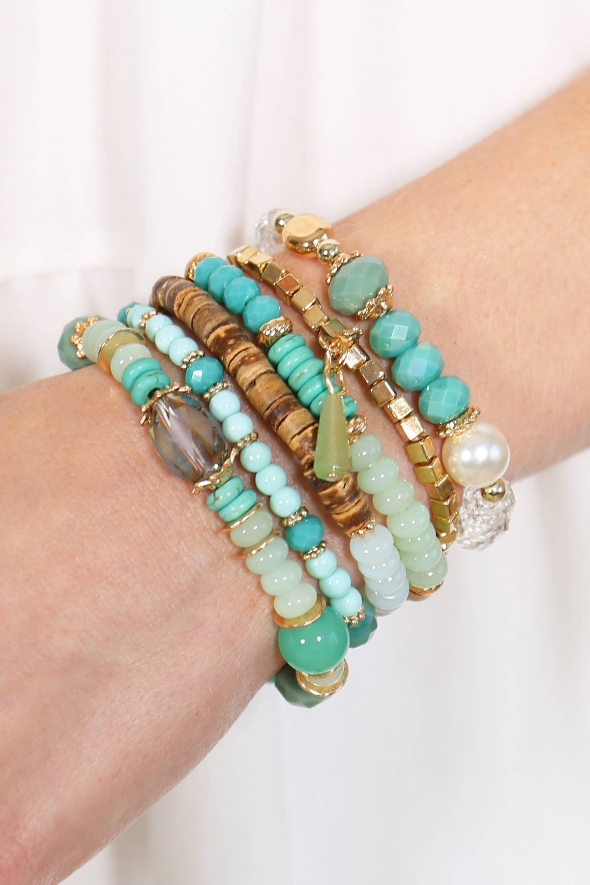 MULTI-STONE BEADS STACKABLE BRACELETS: BLACK / ONE SIZE
